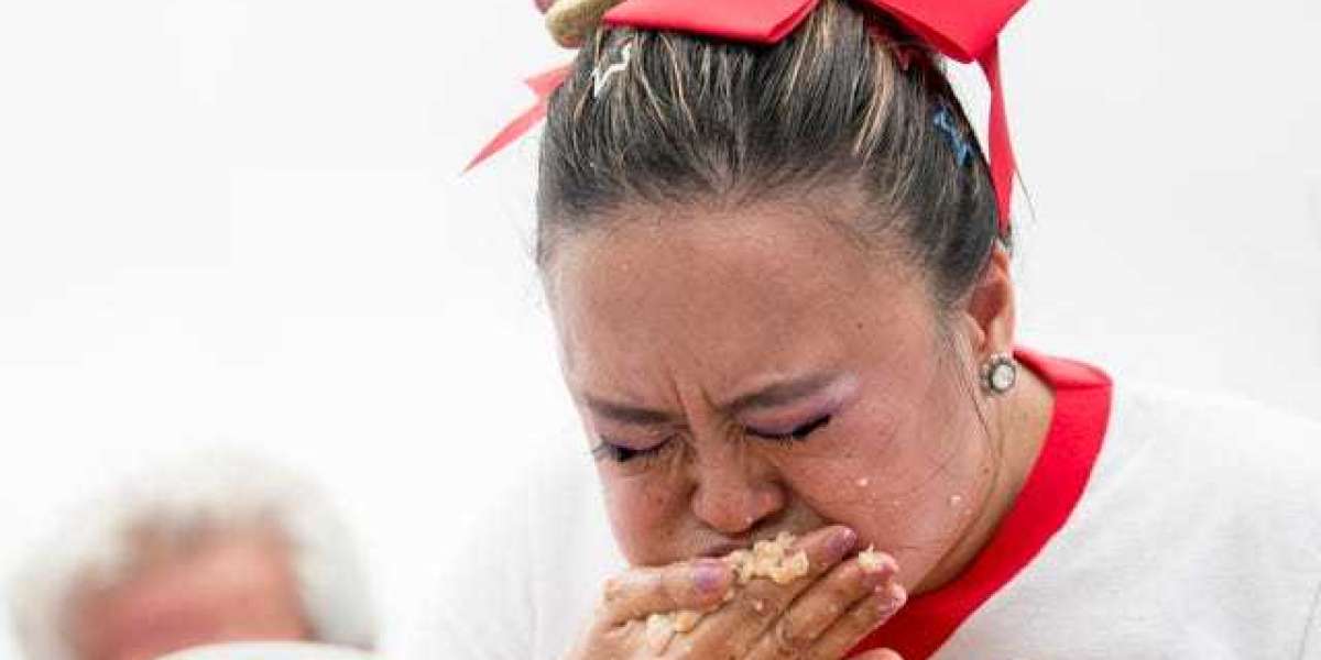 Une jeune femme meurt après s'être étouffée pendant un concours de mangeurs de hot-dogs