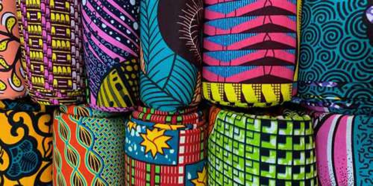 Comment le wax hollandais est devenu incontournable dans la mode africaine
