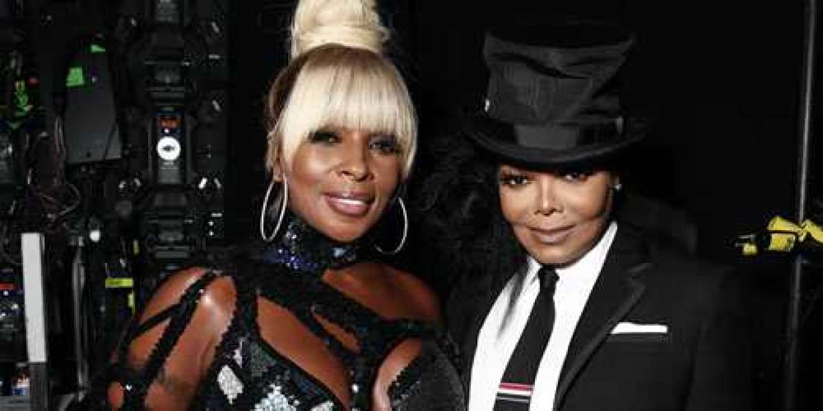 Janet Jackson assiste aux Billboard Awards pour remettre à Mary J. Blige son prix