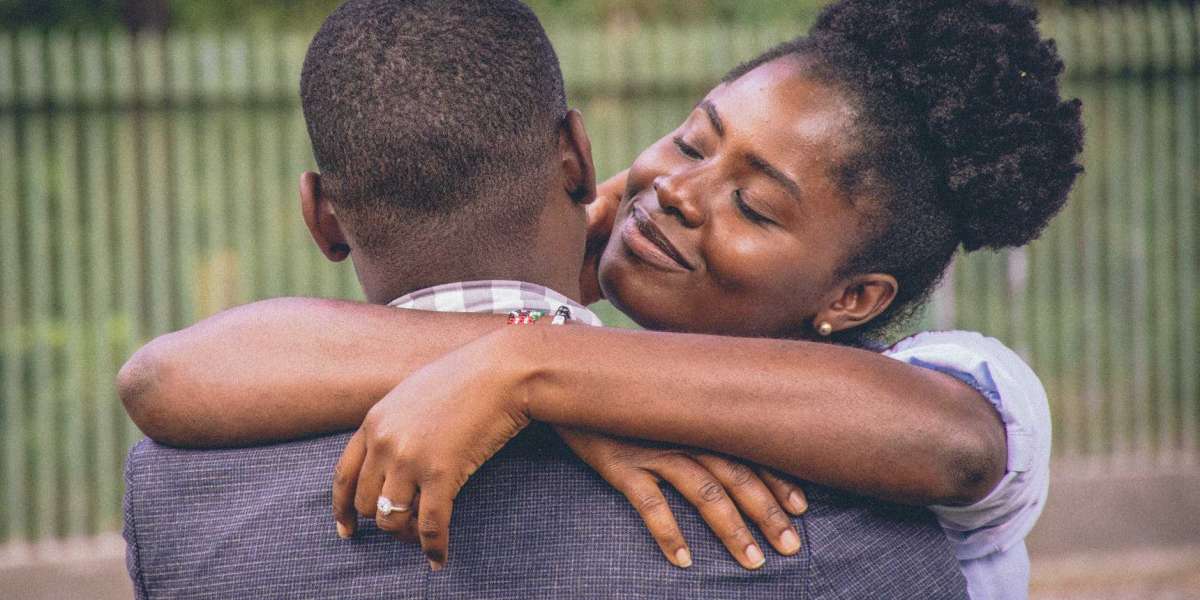 Le câlin: un élixir anti-stress juste pour les femmes ?