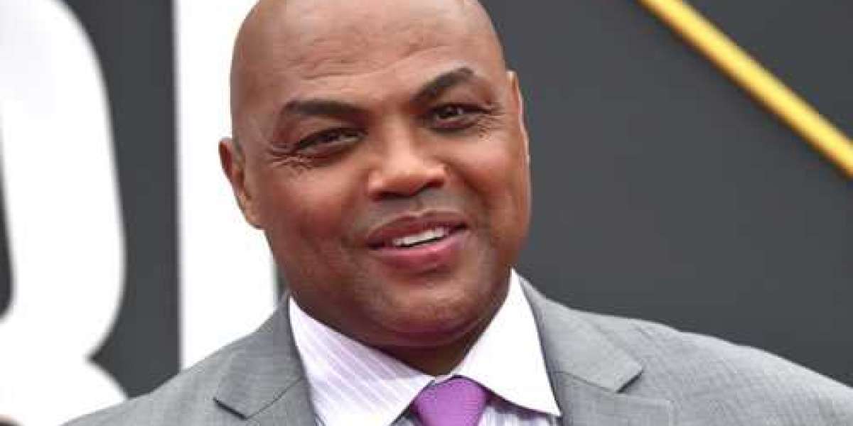 Charles Barkley signe un nouveau contrat de plus de 100 millions de dollars avec TNT