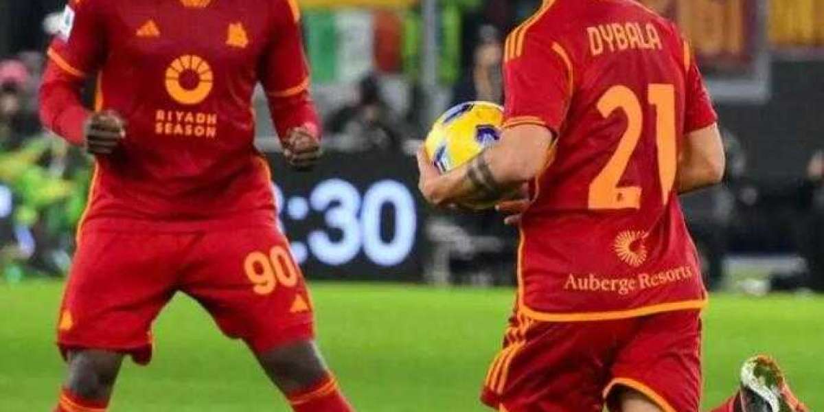 Günstige Fußballtrikots Roma 1:1, nur 1 Sieg in 4 Runden!