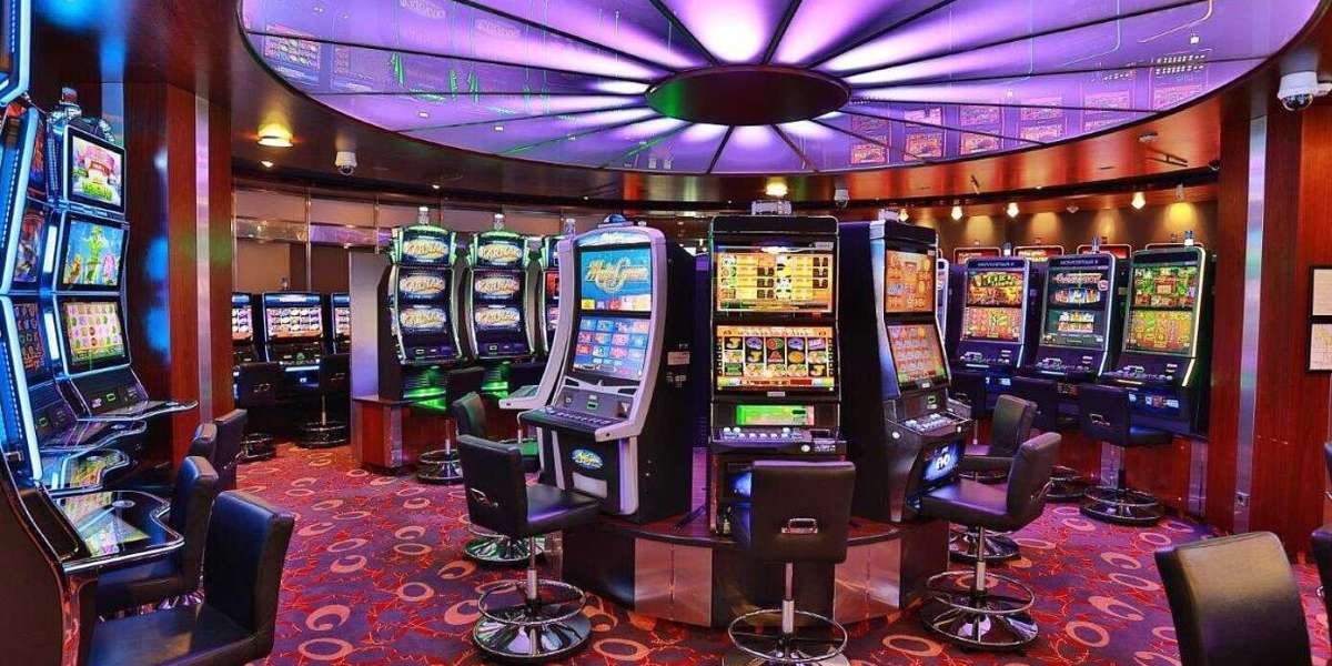Casinos in Your Pocket: The Mobile Gaming Revolution