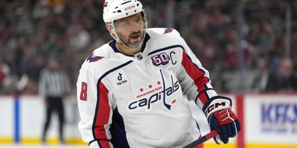 Strome, Lindgren Contribute Caps Final Isles