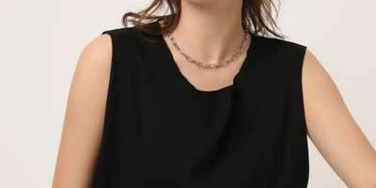 How to Style Tank Tops for Women for Casual & Party Looks