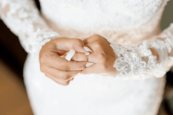 Modern Oval Engagement Rings with 3 Carat Diamond Ring Elegance