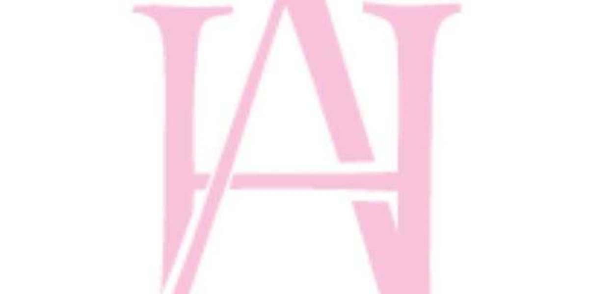 What Color Handbag Goes With Everything?