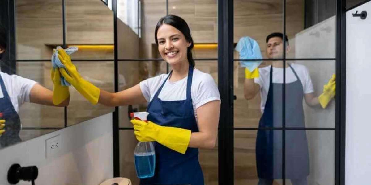 How Commercial Cleaning Services in Doral Improve Workspaces