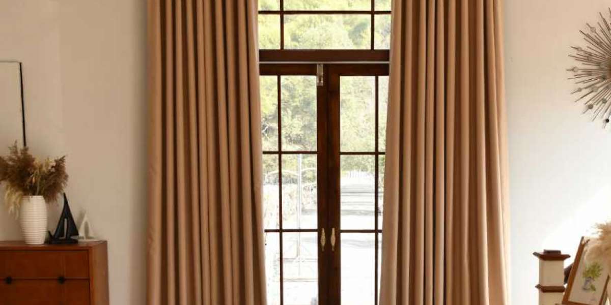 Custom Size Curtains for Bedrooms: Choosing the Right Light Control and Privacy Solutions